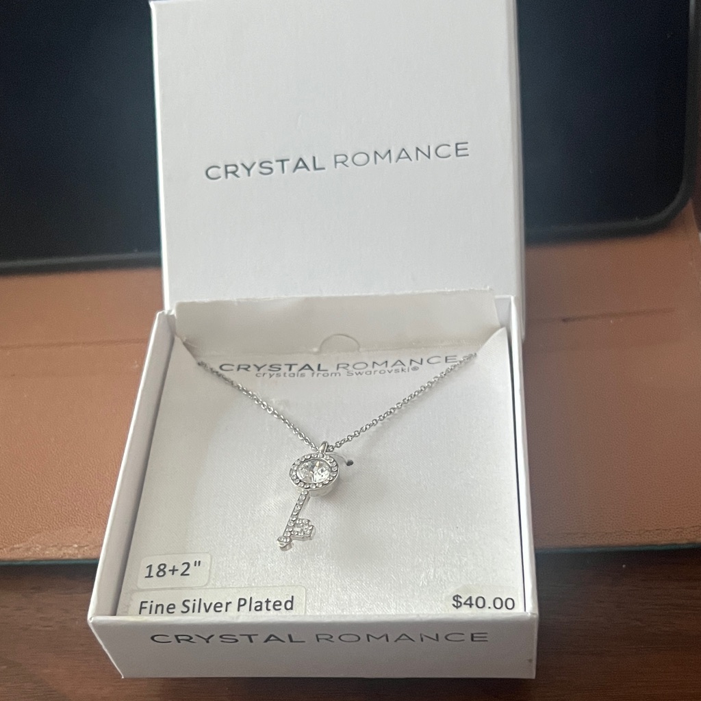 Silver Key Pendant Necklace Cb